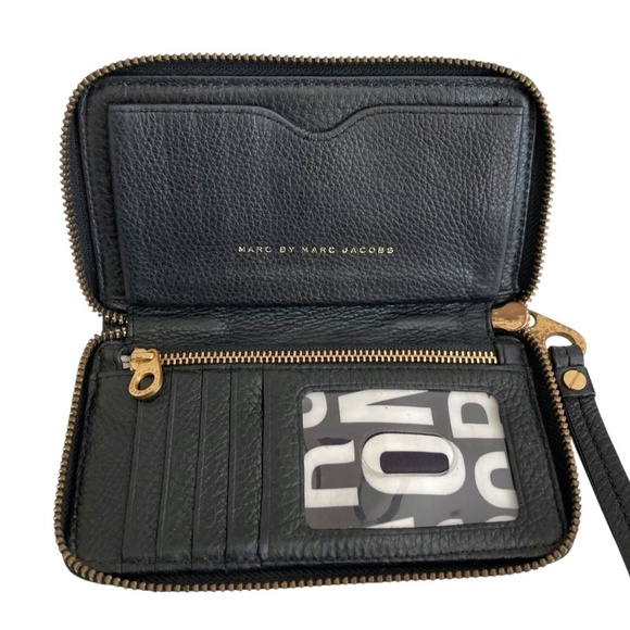 MARC BY MARC JACOBS Pebbled Italian Leather Convertible Crossbody Bag + Wallet - Picture 15 of 16